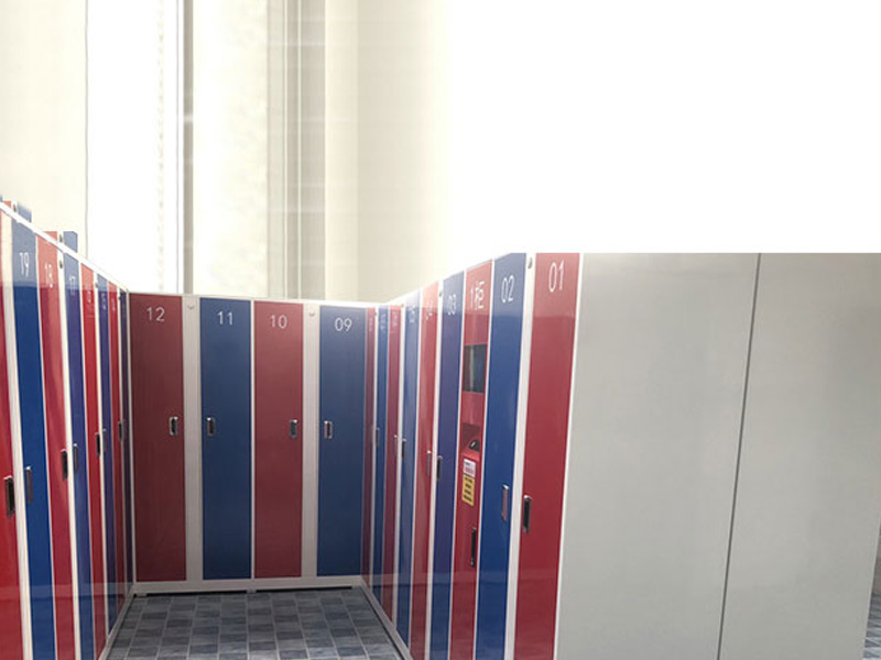 某學校浴室智能更衣柜