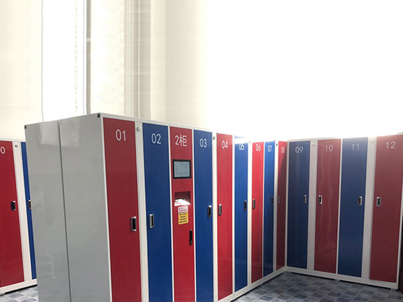 某學校浴室智能更衣柜