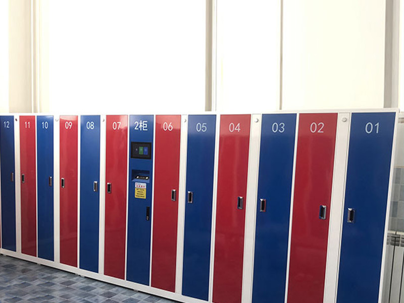 某學校浴室智能更衣柜