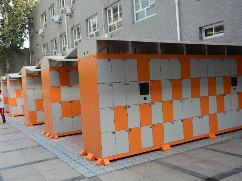 某小學智能書包柜